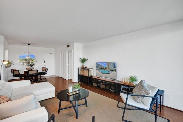 5600 Collins Ave 5R, Miami Beach, FL 33140