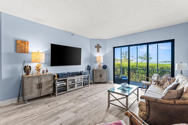 200 Waterway Road 104, Tequesta, FL 33469
