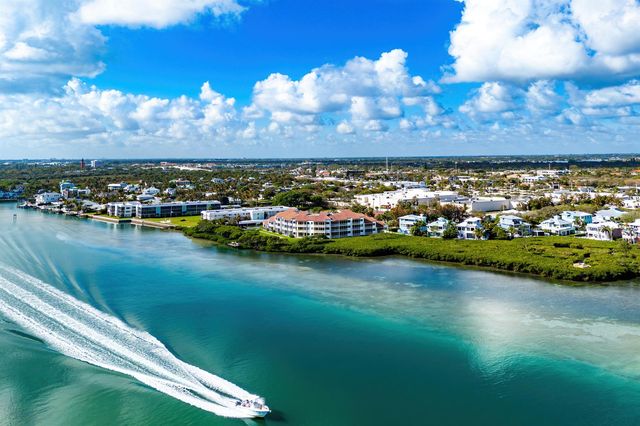 200 Waterway Road 104, Tequesta, FL 33469