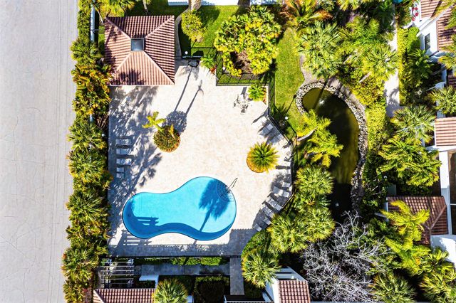 200 Waterway Road 104, Tequesta, FL 33469