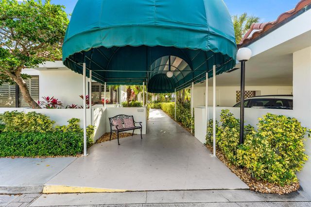 200 Waterway Road 104, Tequesta, FL 33469