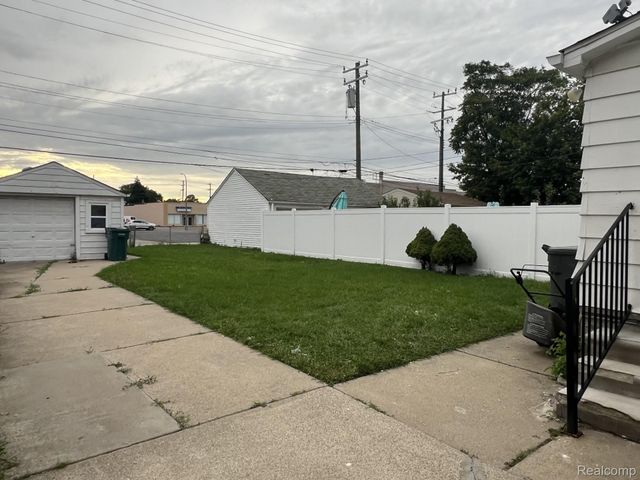 5503 CALHOUN Street, Dearborn, MI 48126