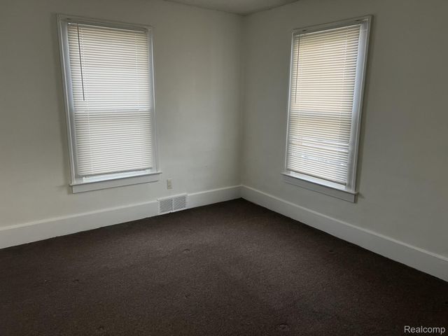 5503 CALHOUN Street, Dearborn, MI 48126