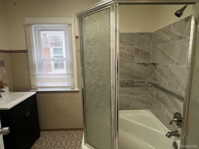 5503 CALHOUN Street, Dearborn, MI 48126