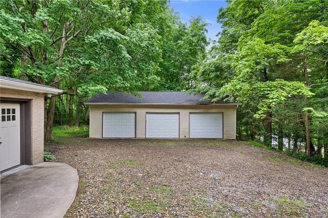 1156 Cole Rd, Kiskiminetas Twp, PA 15613