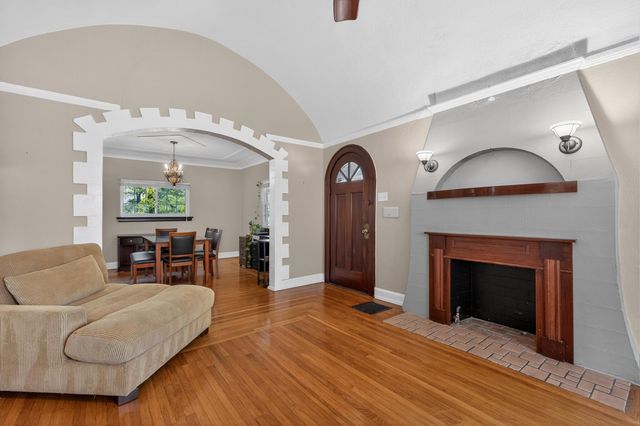 904 Clayton Court, Bellevue, KY 41073