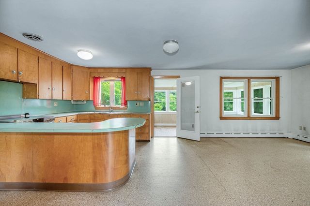 129 Forest St, Haverhill, MA 01832