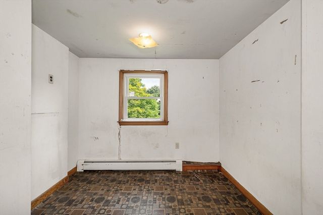 129 Forest St, Haverhill, MA 01832