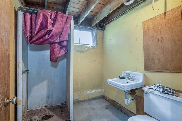 129 Forest St, Haverhill, MA 01832