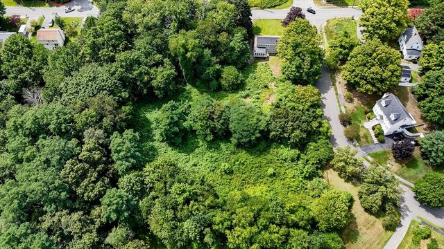 129 Forest St, Haverhill, MA 01832