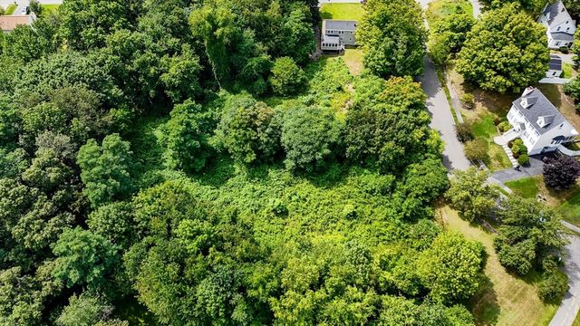 129 Forest St, Haverhill, MA 01832