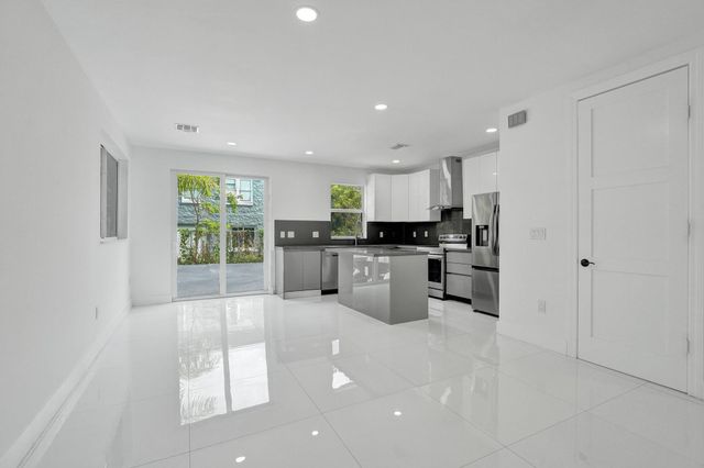1215 W Las Olas Boulevard 1215, Fort Lauderdale, FL 33312