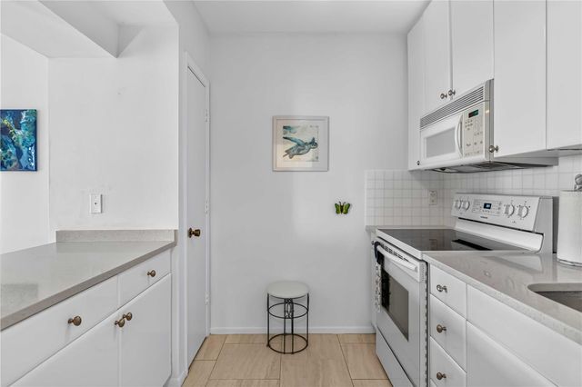 1212 BEN FRANKLIN DRIVE 1205, Sarasota, FL 34236