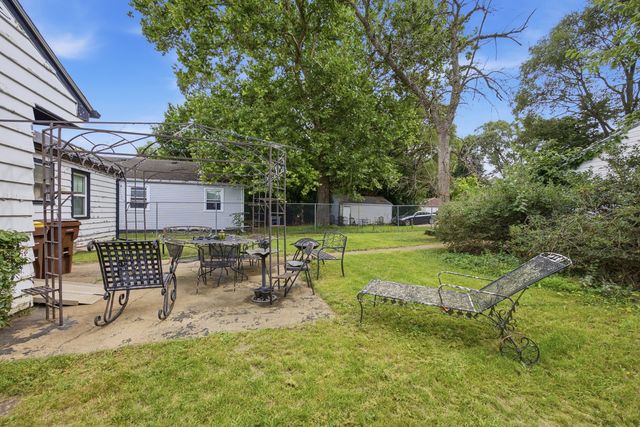 1228 Sherman Avenue, Rockford, IL 61101