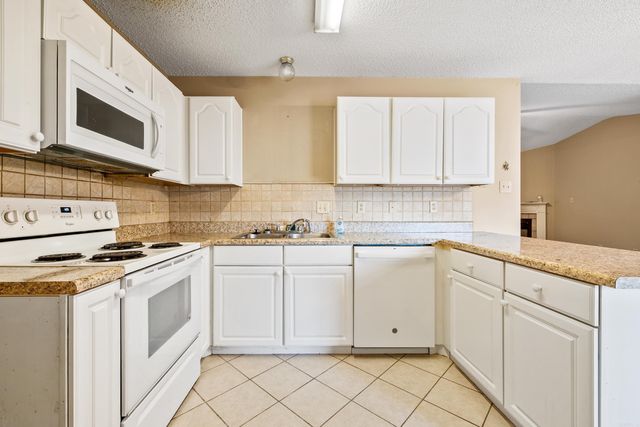 81 Meadow Ridge Loop, Maumelle, AR 72113