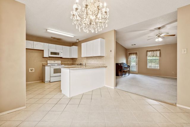 81 Meadow Ridge Loop, Maumelle, AR 72113