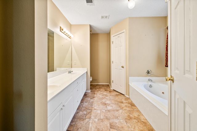 81 Meadow Ridge Loop, Maumelle, AR 72113