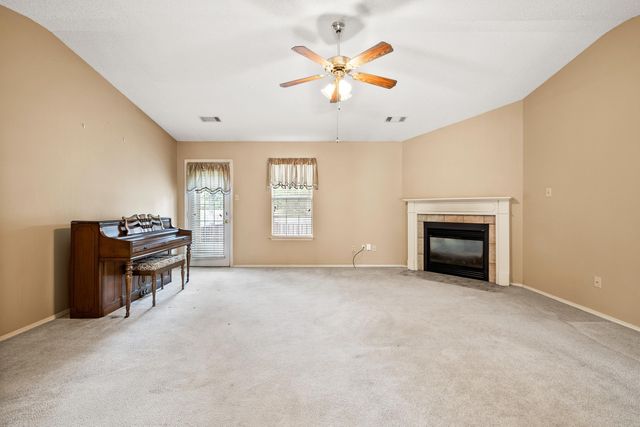 81 Meadow Ridge Loop, Maumelle, AR 72113