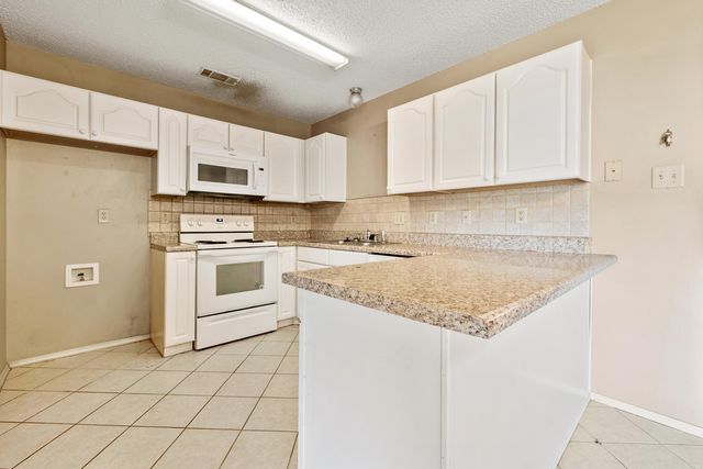 81 Meadow Ridge Loop, Maumelle, AR 72113