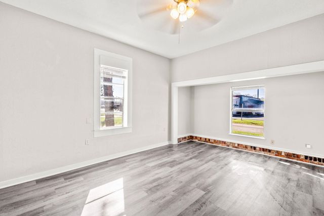 2001 E Grand Ave., Marshall, TX 75672