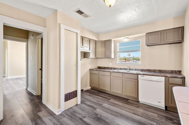 2001 E Grand Ave., Marshall, TX 75672