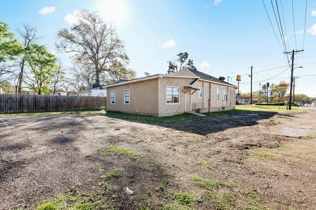 2001 E Grand Ave., Marshall, TX 75672