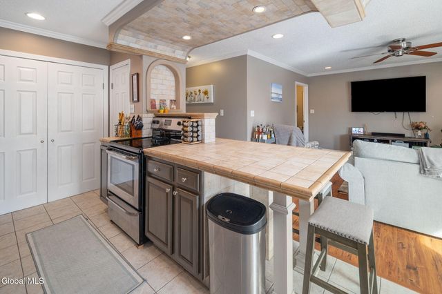 1710 Cambridge Manor Drive, Schenectady, NY 12302