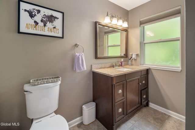 1710 Cambridge Manor Drive, Schenectady, NY 12302