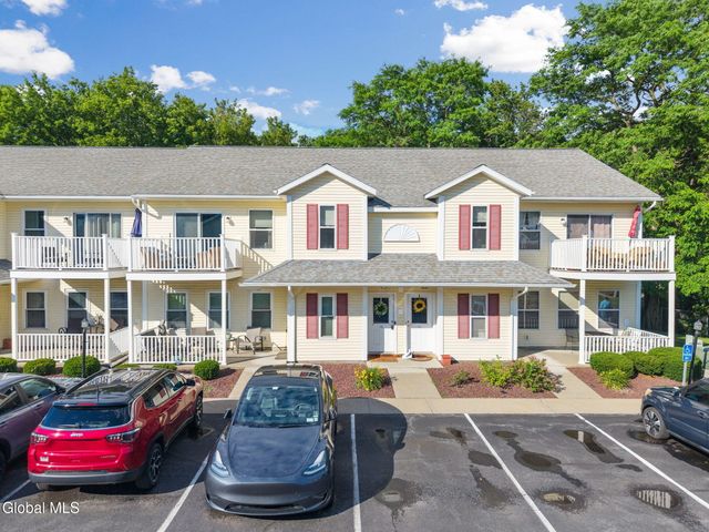 1710 Cambridge Manor Drive, Schenectady, NY 12302