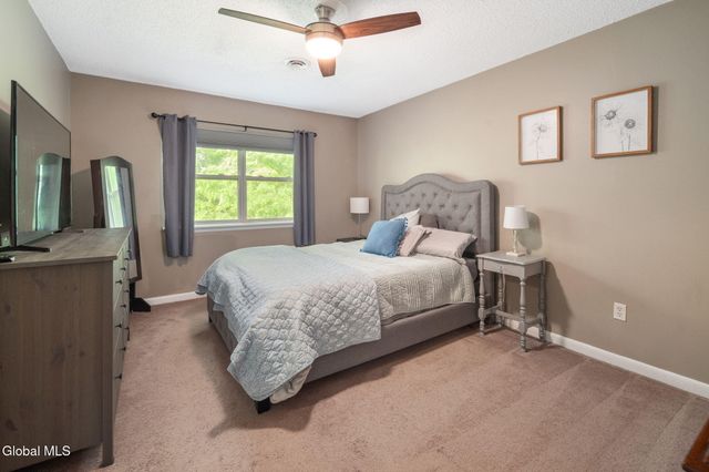 1710 Cambridge Manor Drive, Schenectady, NY 12302