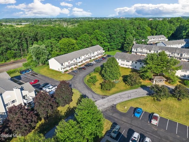 1710 Cambridge Manor Drive, Schenectady, NY 12302
