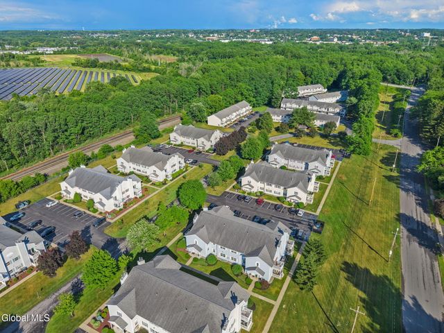 1710 Cambridge Manor Drive, Schenectady, NY 12302