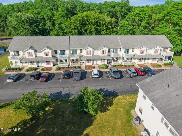 1710 Cambridge Manor Drive, Schenectady, NY 12302