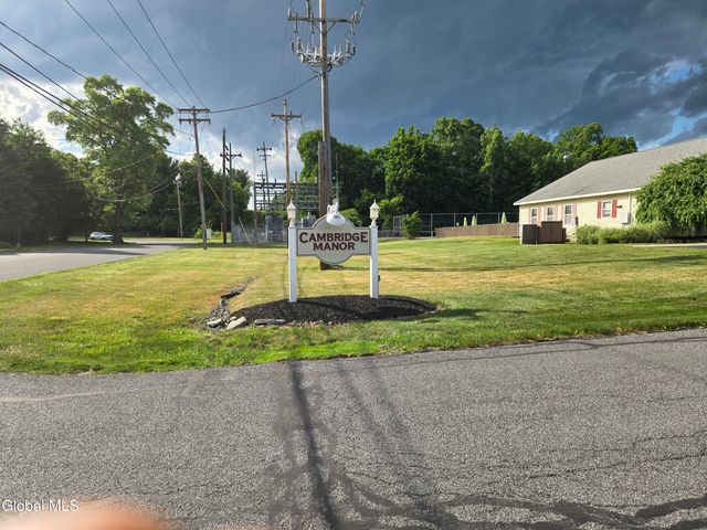 1710 Cambridge Manor Drive, Schenectady, NY 12302