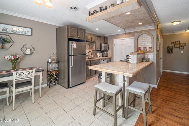 1710 Cambridge Manor Drive, Schenectady, NY 12302