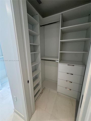 300 Biscayne Boulevard Way 803C, Miami, FL 33131