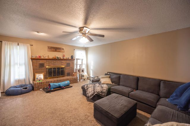 2421 S Market Street, Yorktown, IN 47396