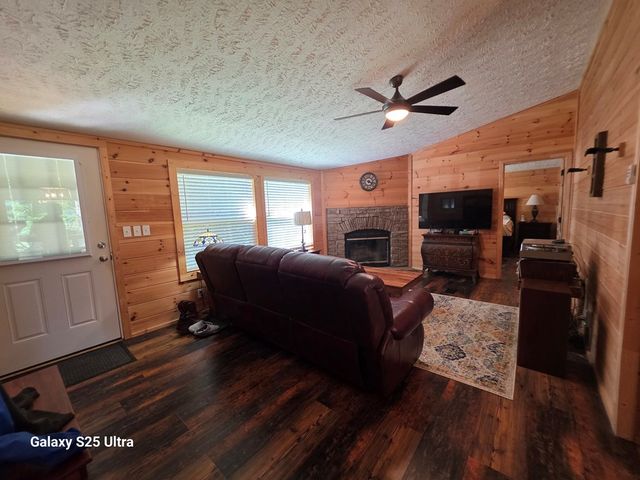 299 Tommys Lane, Murphy, NC 28906