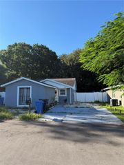 8904 ROSEBANK COURT, Tampa, FL 33615