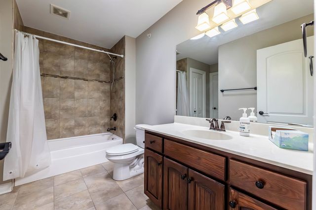 19830 Mulroy Circle, Tinley Park, IL 60487