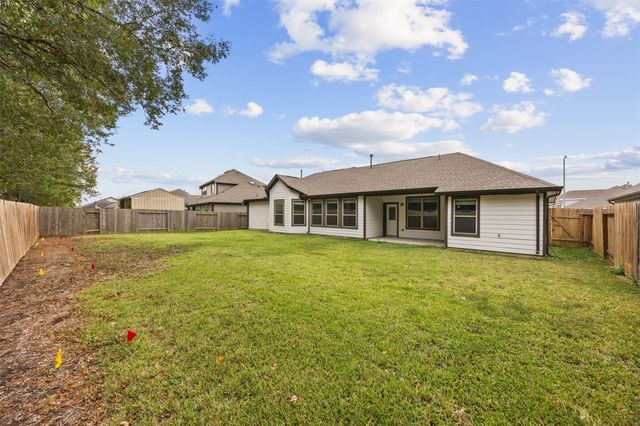 8510 Amber Bend Drive, Baytown, TX 77521