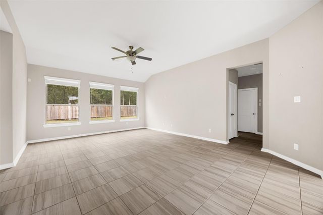 8510 Amber Bend Drive, Baytown, TX 77521