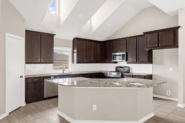 8510 Amber Bend Drive, Baytown, TX 77521