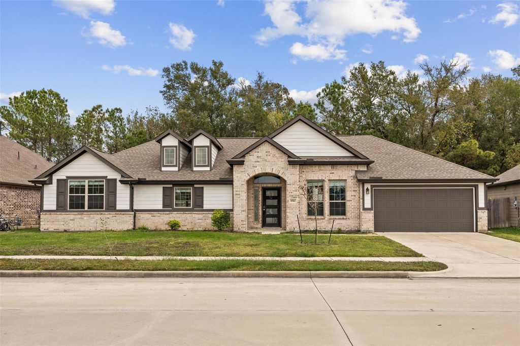 8510 Amber Bend Drive, Baytown, TX 77521