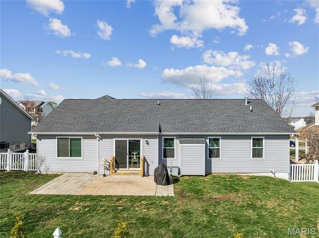 166 Old Williamsburg Parkway, Wentzville, MO 63385