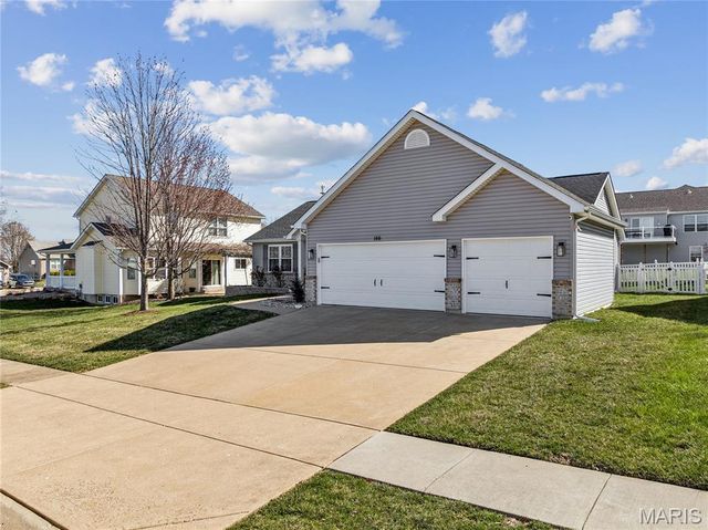 166 Old Williamsburg Parkway, Wentzville, MO 63385