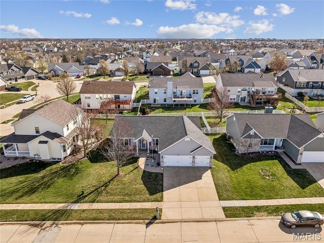 166 Old Williamsburg Parkway, Wentzville, MO 63385