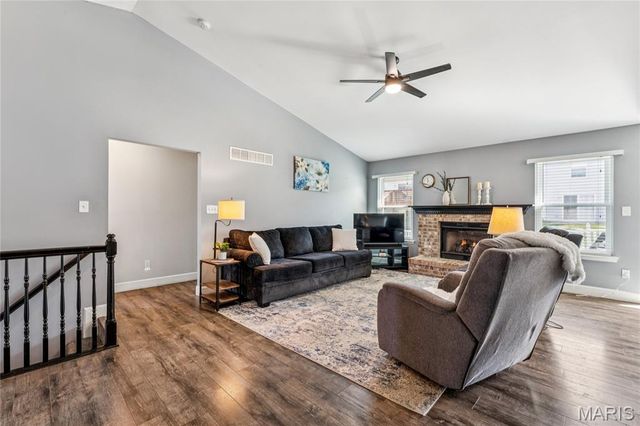 166 Old Williamsburg Parkway, Wentzville, MO 63385