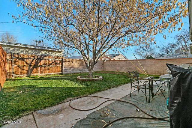 1149 W Avenue H11, Lancaster, CA 93534