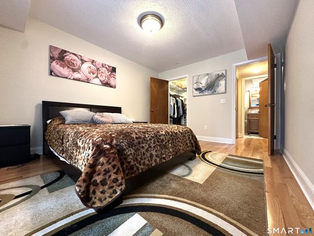 95 Woodsedge Drive APT 5C, Newington, CT 06111